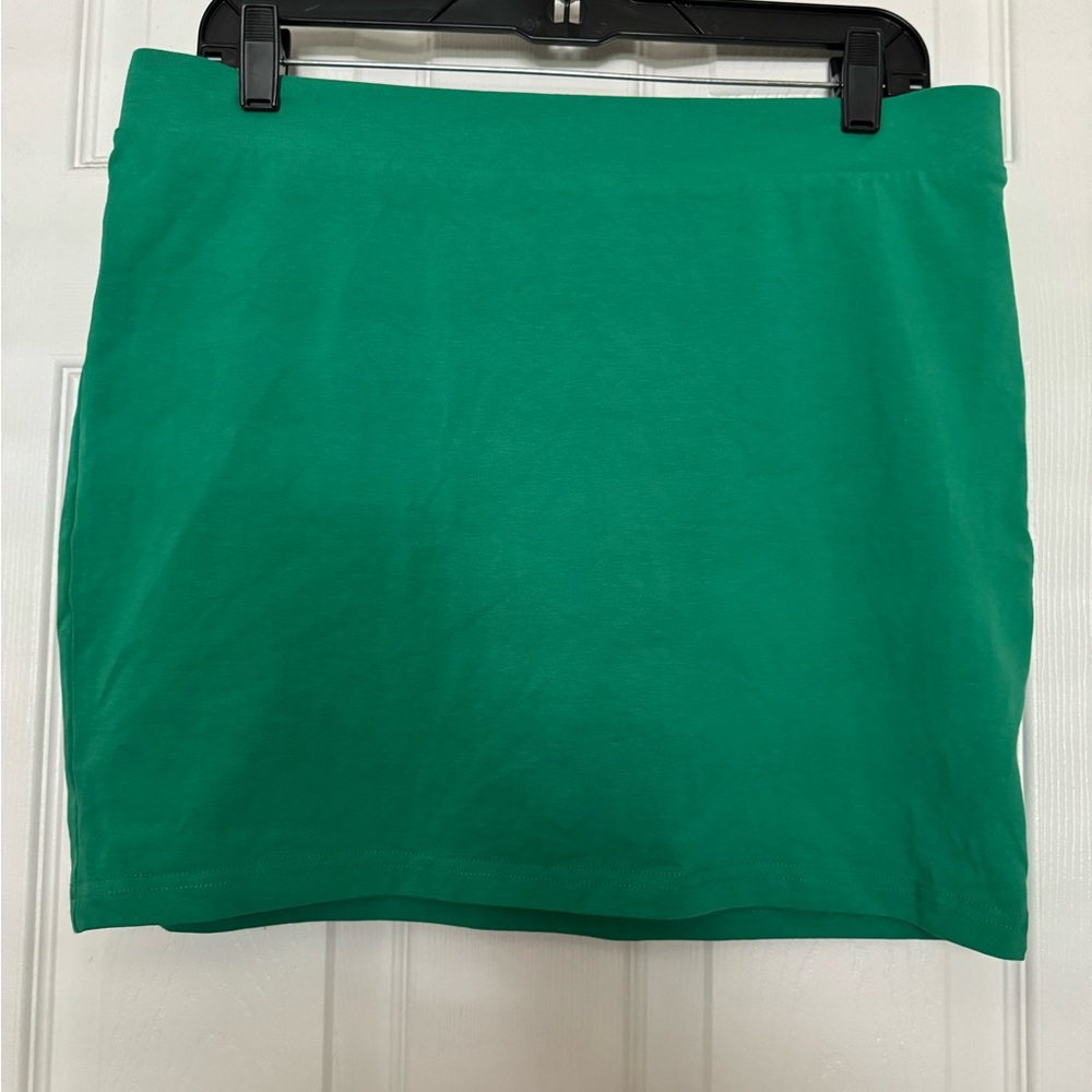 BNWT H&M Green Mini Pencil Skirt for Casual Occasions BNWT